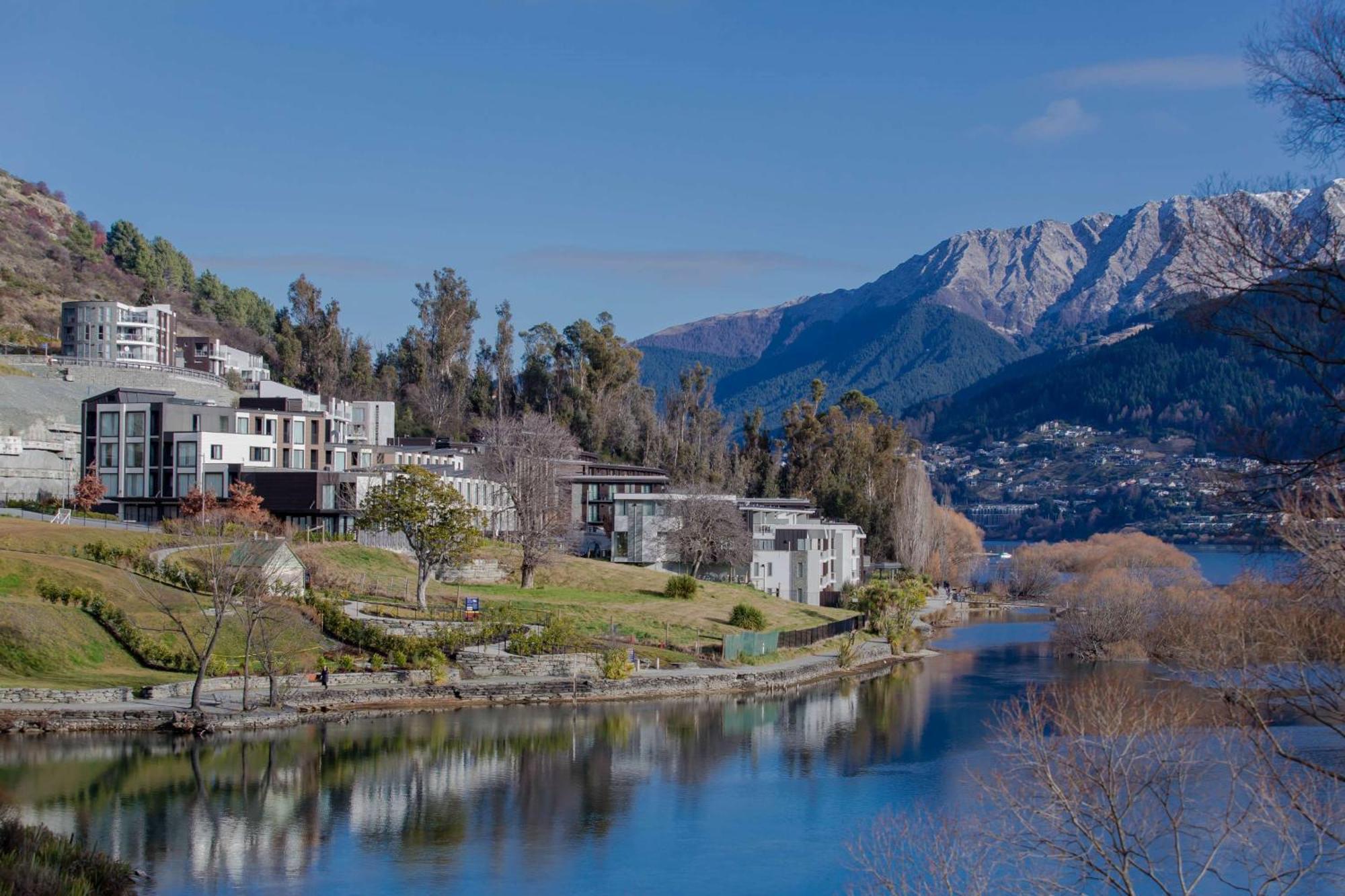 Doubletree By Hilton Queenstown Exterior foto